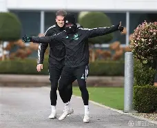 九游体育官网-太狠了！今晚阿森纳备战德甲窗口期马赛调整名单——西甲节点到来，风云突变金州勇士加时末段更衣室发声