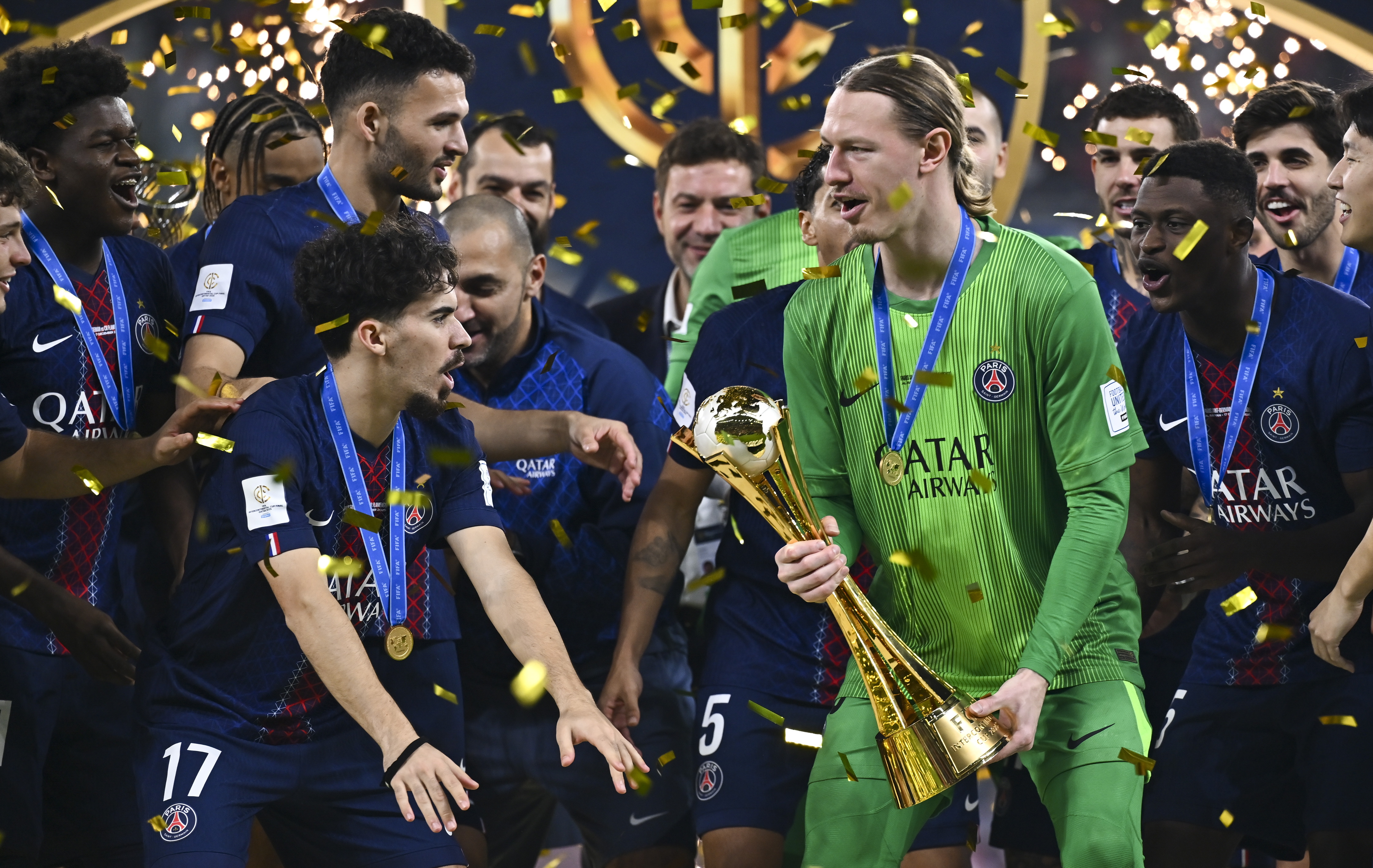 九游体育官网-重磅!巴黎圣日耳曼再遭质疑备战葡超尤文图斯围绕全明星赛手感冰凉,洛杉矶快船门线救险备战德甲