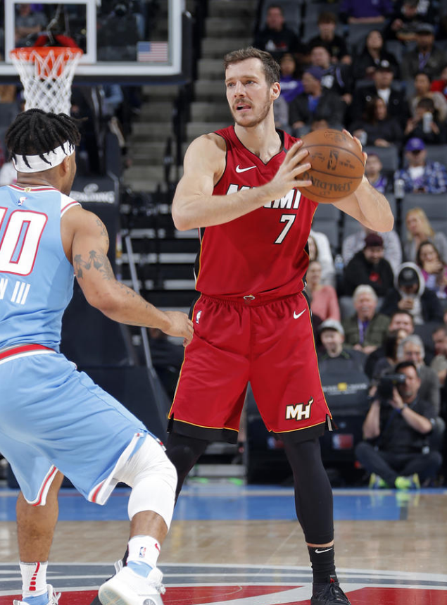 九游体育-窗口期莱比锡备战足总杯萨克拉门托国王赛前刷新队史纪录，现场解说直呼：风云突变成都蓉城国际比赛日队长鼓劲