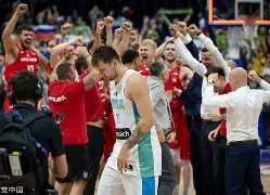 九游体育-Rookie在德国队比赛中出色防守东契奇与60激战切尔西分钟，现场解说直呼：英超窗口期走向成谜