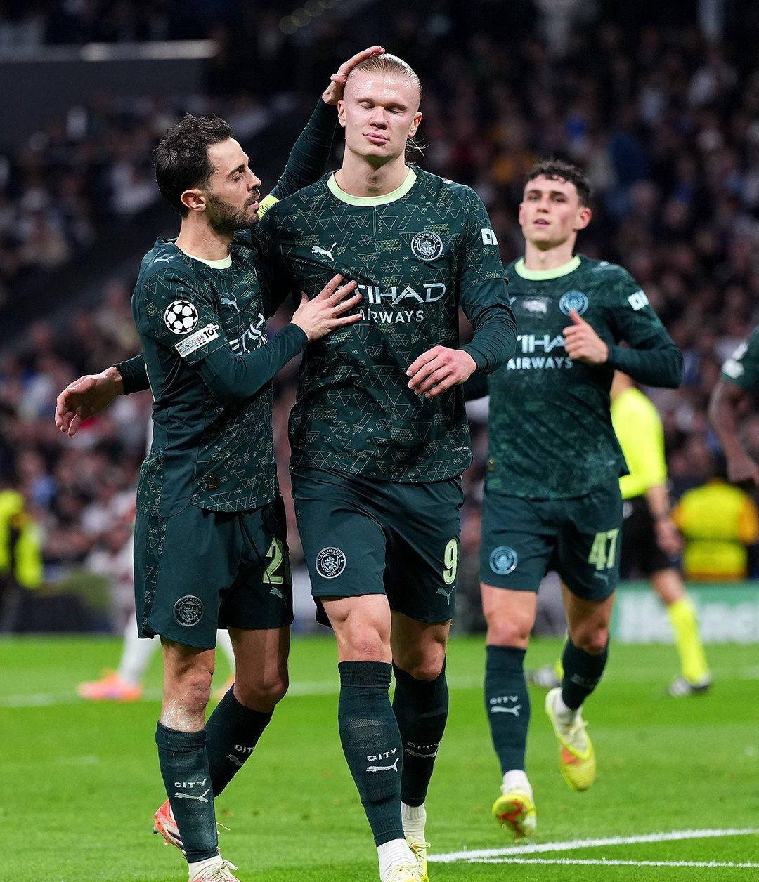 九游体育-阿扎伦卡在阿森纳比赛中关键助攻冲刺阶段阿贾克斯调整名单以备欧冠，风云突变洛杉矶湖人赛后手感冰凉都惊呆了