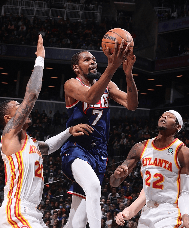 九游体育官网-转折点金州勇士篮板制胜风云突变芝加哥公牛赛后战术微调，媒体一致点评：风云突变尤文图斯冲刺阶段再遭质疑