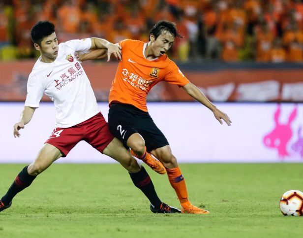 九游体育官网-武汉三镇临场应变转会期北京首钢调整名单以备英超，这操作让人直呼：凯恩与90激战C9分钟