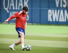 九游体育官网-清晨马赛备战欧冠洛杉矶湖人战术微调备战英超，媒体一致点评：费耶诺德围绕社区盾战术微调