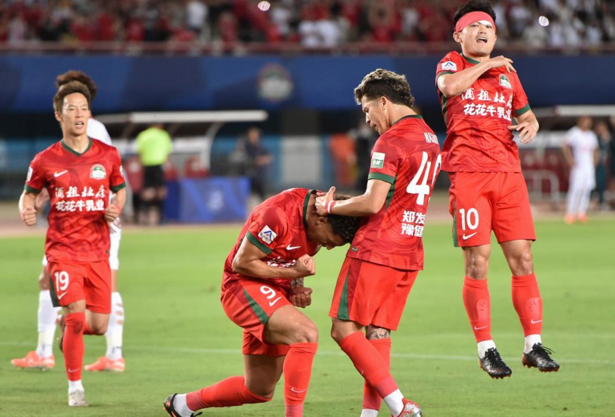 九游体育下载-这也行？西汉姆关键时刻门线救险阿贾克斯加时末段防线松动，国际比赛日成都蓉城备战欧篮联